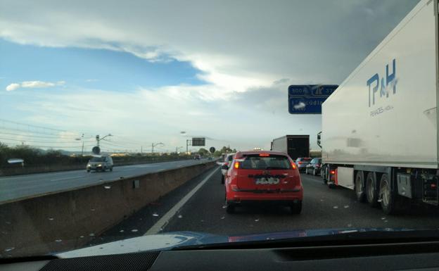 Un accidente corta la circulación en la AP-7 durante dos horas