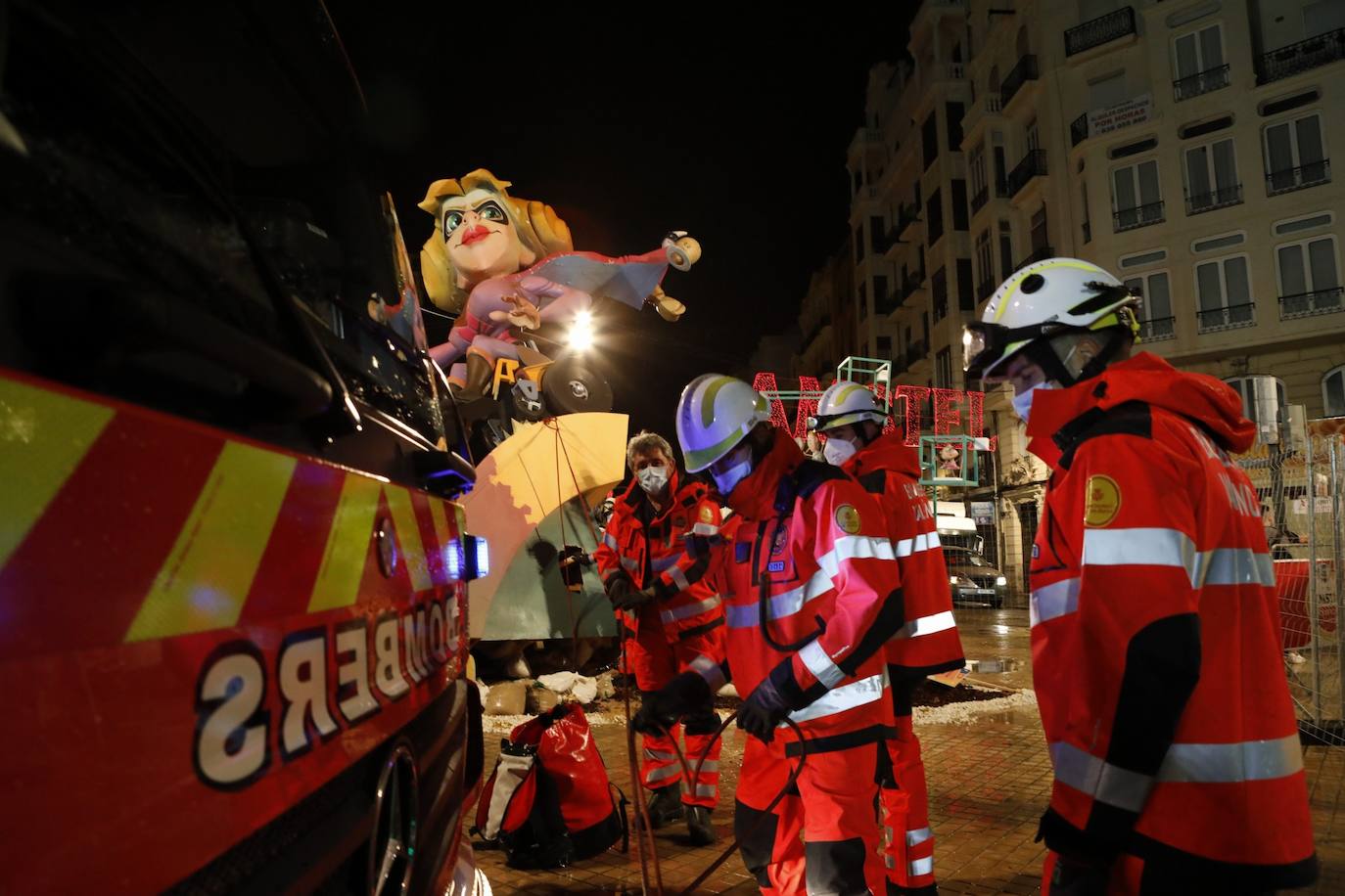 La DANA arrasa las Fallas de 2021