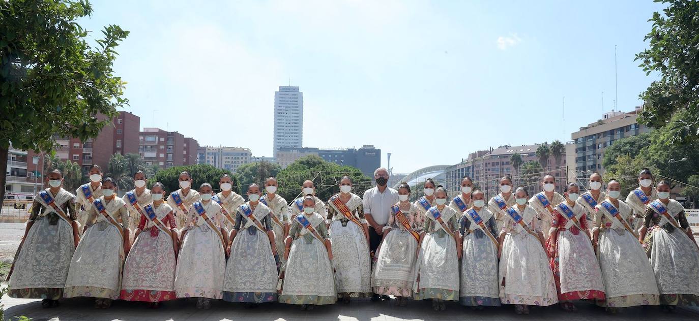 Fallas de septiembre 2021: segunda jornada de mascletaes en diferentes barrios de Valencia