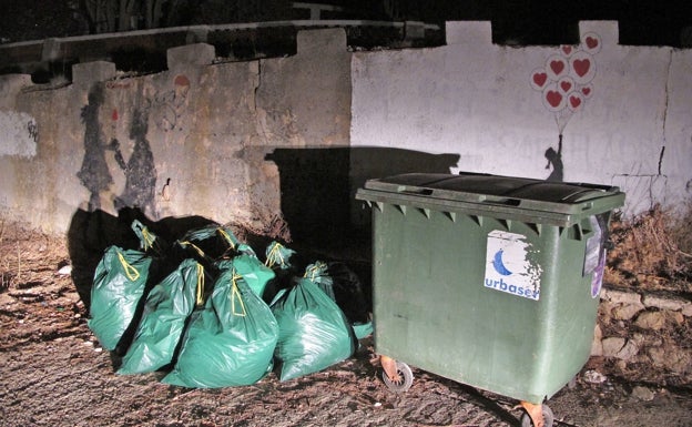 El consumo de agua en Dénia en agosto y la recogida de basura se acercan a los de prepandemia