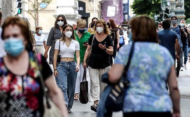 Los contagios en España el fin de semana bajan de los 10.000