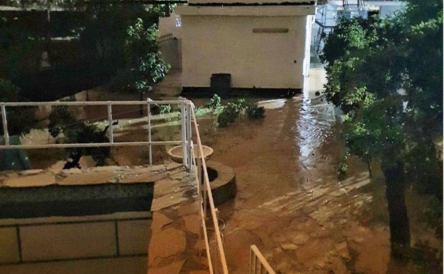 Vecinos de Moncada piden la reparación «urgente» de un camino para evitar inundaciones