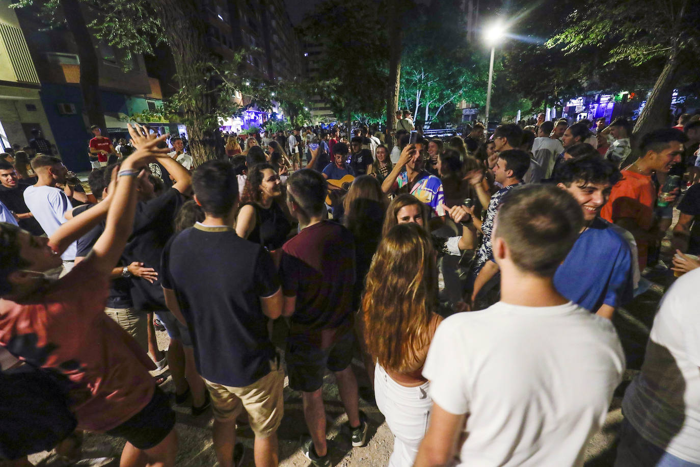 Botellón en Valencia en la primera noche sin toque de queda