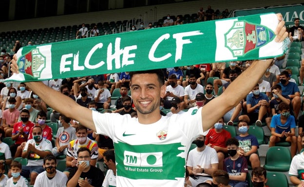 Pastore llega con ganas: «Quiero disfrutar y hacerlo bien en el Elche»