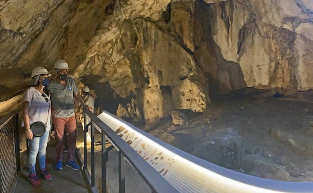 La Cova de l'Or inaugura su segunda temporada con la apertura del yacimiento y el Centro de Interpretación