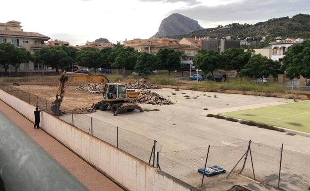 Arrancan en Xàbia las obras de su ansiada piscina cubierta municipal