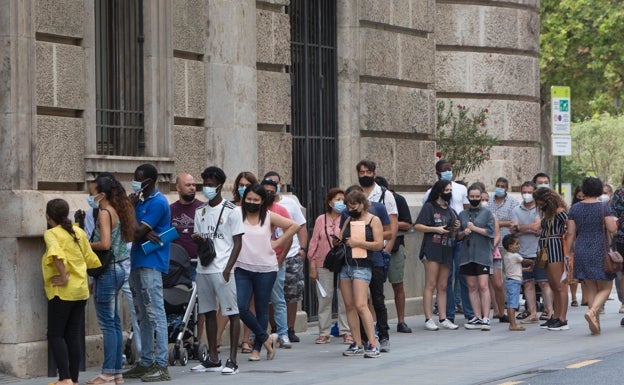 La administración descarta reducir la cita previa en la Comunitat Valenciana pese a las quejas