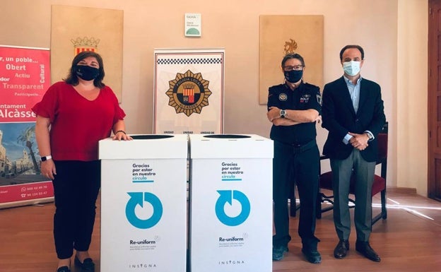 Alcàsser, primer municipio de España en reciclar los uniformes de la Policía Local