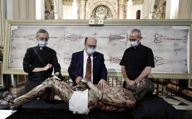 Una exposición en la catedral acerca el Cáliz a la pasión de Jesús