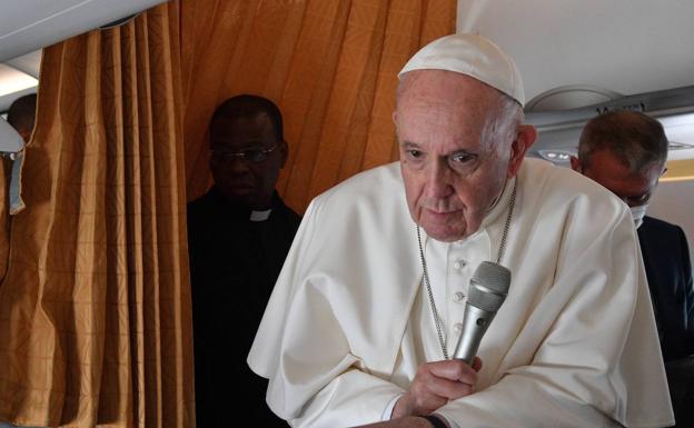 El Papa considera «importante» que los países cuenten con uniones civiles entre homosexuales