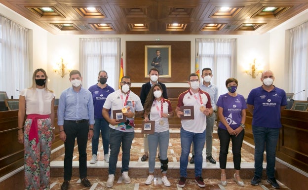 Gandia homenajea a Héctor Cabrera, Kim López y Miriam Martínez tras sus éxitos en Tokio