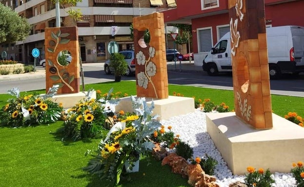 Familiares e instituciones homenajean a las víctimas del atentado de ETA en Mutxamel en su 30 aniversario