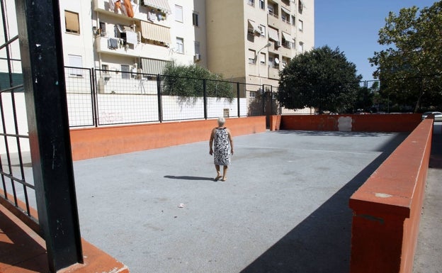 Prohibido comer pipas o chicles en las canchas deportivas de Valencia