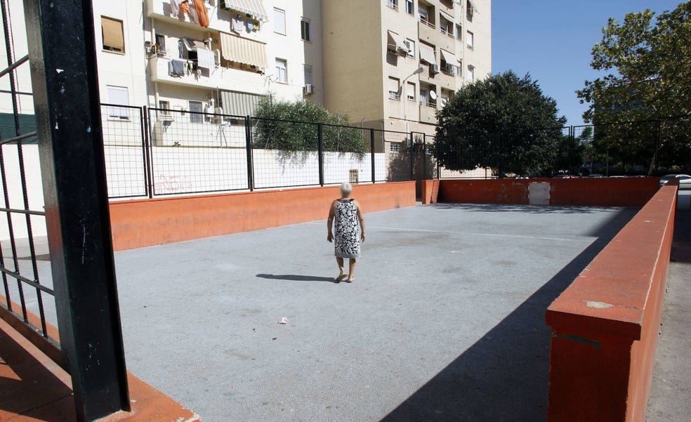 Prohibido comer pipas o chicles en las canchas deportivas de Valencia