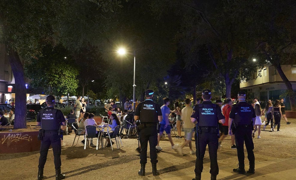 La nueva ordenanza de convivencia de Valencia también multará por el ruido a quienes hagan botellón