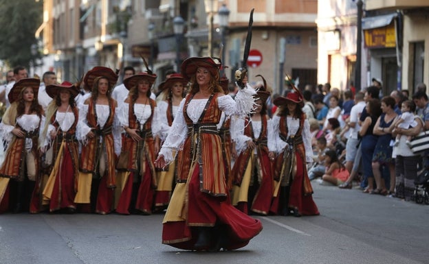 Los moros y cristianos activan sus fiestas tras el éxito de las Fallas