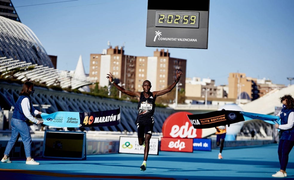 El Covid-19 obliga a cambiar el recorrido del Maratón de Valencia y del Medio