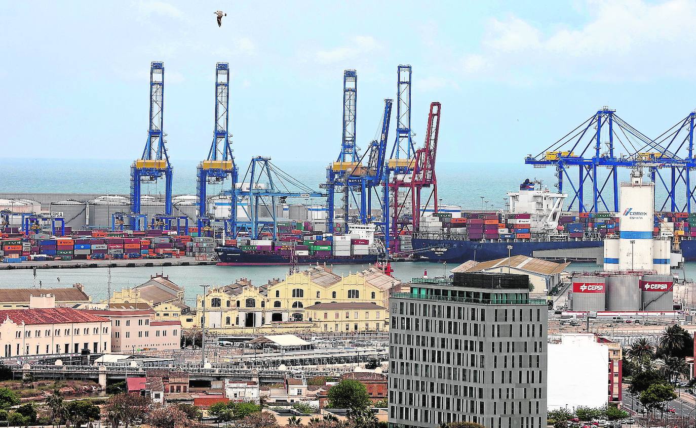 El Gobierno alerta de que el puerto de Valencia se quedaría pequeño sin la ampliación norte