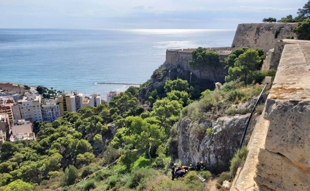 Un hombre resulta herido tras despeñarse por un lateral del Castillo de Santa Bárbara