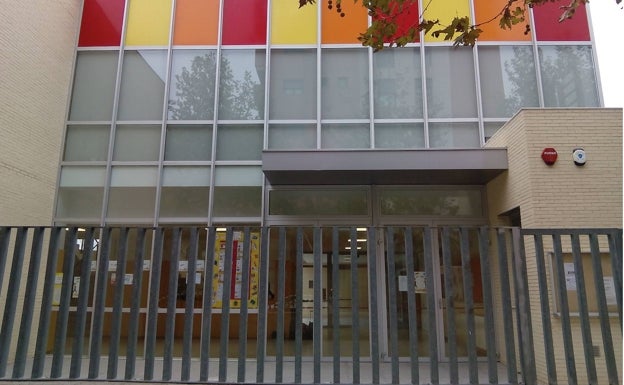 El PP de Paterna urge a la instalación de sombrajes en el patio del colegio de Valterna