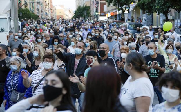 Orriols vuelve a la calle: «Seguimos en lucha»