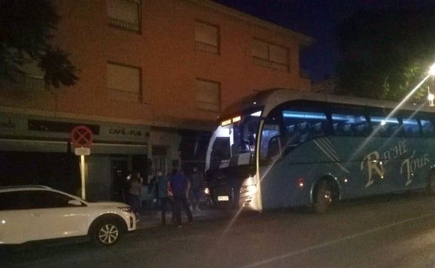 Educación deja a Finestrat sin transporte escolar al Instituto de La Vila Joiosa de la noche a la mañana