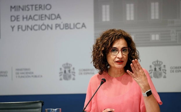 Montero reitera la necesidad de pactar para reformar la financiación y rechaza los bandos