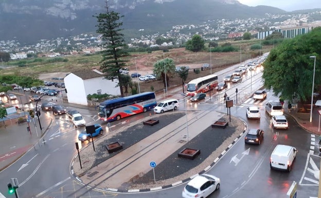 Ondara acumula 174 litros y Dénia mantiene cerrados al tráfico seis puntos del trazado viario