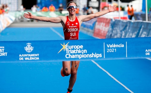 Julie Derron logra el oro en el Campeonato Europeo de Triatlón en Valencia