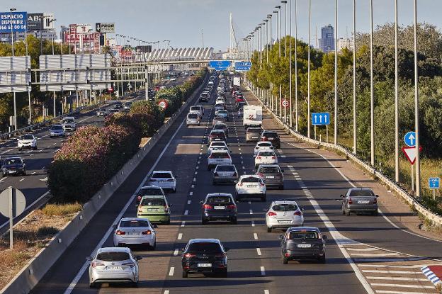 Un atasco diario de 700.000 vehículos para entrar a Valencia