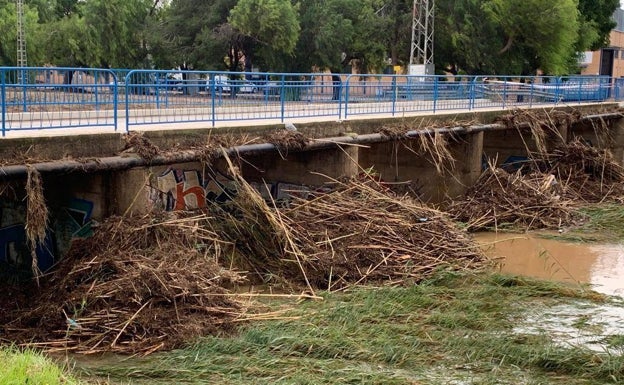 Empresarios de Beniparrell exigen que se amplíe el barranco para evitar inundaciones