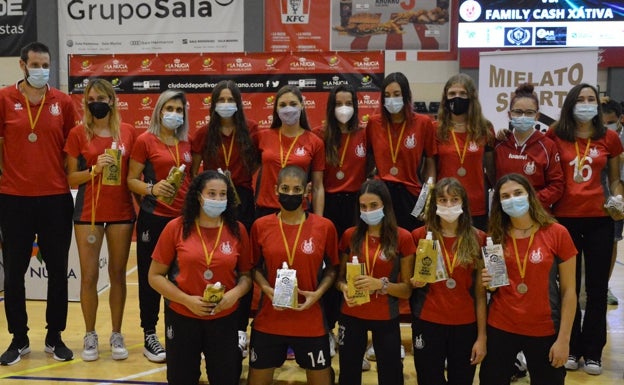 El equipo femenino del Xàtivo Voleibol logra el subcampeonato de la Copa Comunitat Valenciana