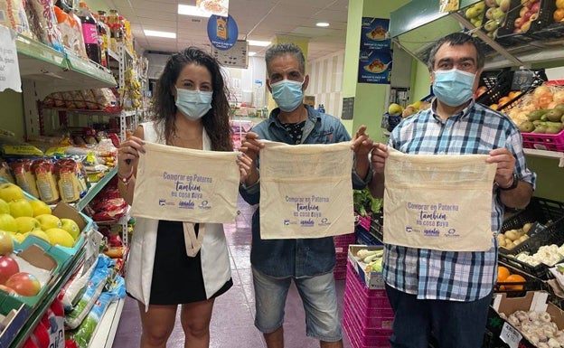 Fruterías y verdulerías de Paterna repartirán 3.000 bolsas reutilizables en un campaña que fomenta la igualdad