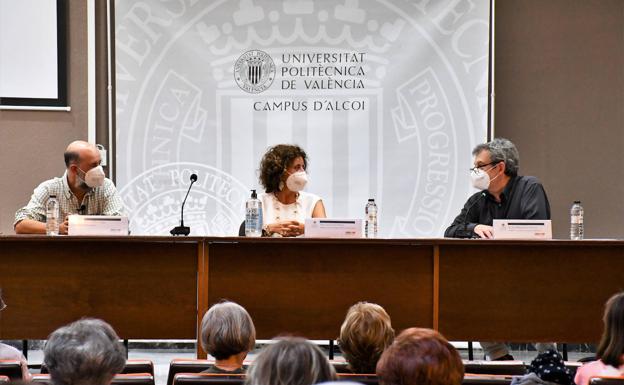 La Universitat Sènior de Alcoy celebra su 20 aniversario con un reencuentro