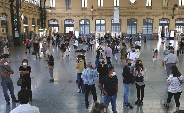 La versión de los huelguistas: «Renfe no ha comunicado bien los servicios mínimos y ahora nos echa la culpa»