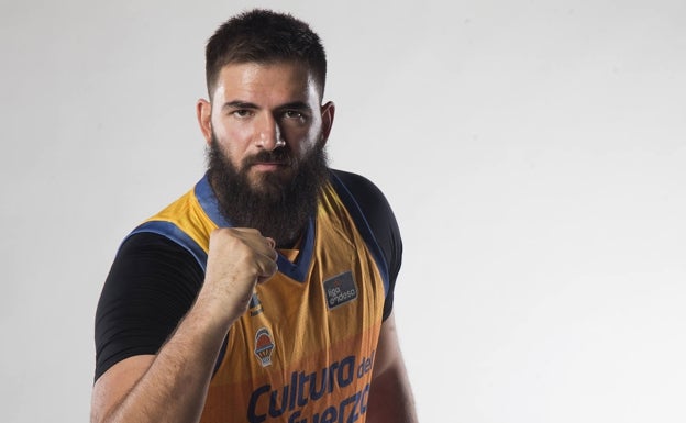 Dubljevic: «No me puedo retirar sin ganar más títulos con el Valencia Basket»