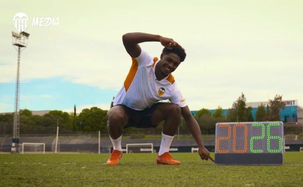 El Valencia anuncia la renovación de Thierry Correia hasta 2026