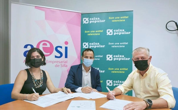 La Asociación Empresarial de Silla firma un convenio para el acceso a productos financieros