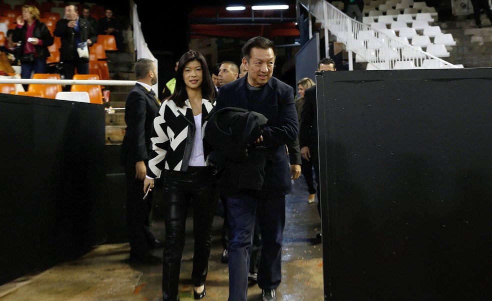 Reunión al más alto nivel en el Valencia entre Peter Lim y Bordalás