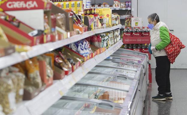 Horarios especiales de Mercadona en el puente del 9 al 12 de octubre y de Lidl, Consum, Carrefour, Alcampo...