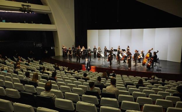 Oltra apoya que el director general de Les Arts carezca de formación académica