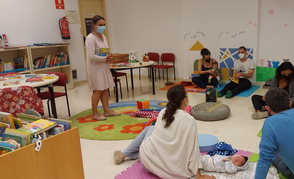 El Ayuntamiento de Valencia pone en marcha un club de lectura para bebés