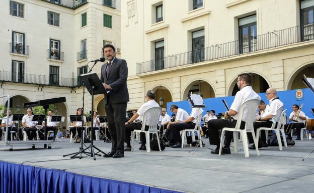 Barcala: «Alicantinos, valencianos y castellonenses forman una comunidad autónoma que no es sucursal de nadie»