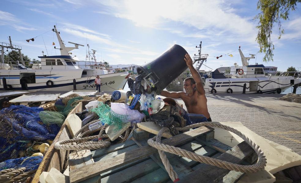 El Mediterráneo se llena de plástico