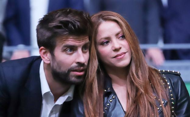 Shakira y Piqué en Valencia: dos aficionados más en la grada