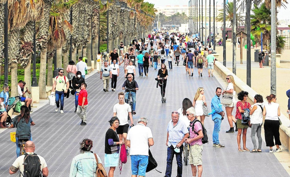 Valencia recupera con el puente del Pilar el pulso turístico anterior a la pandemia