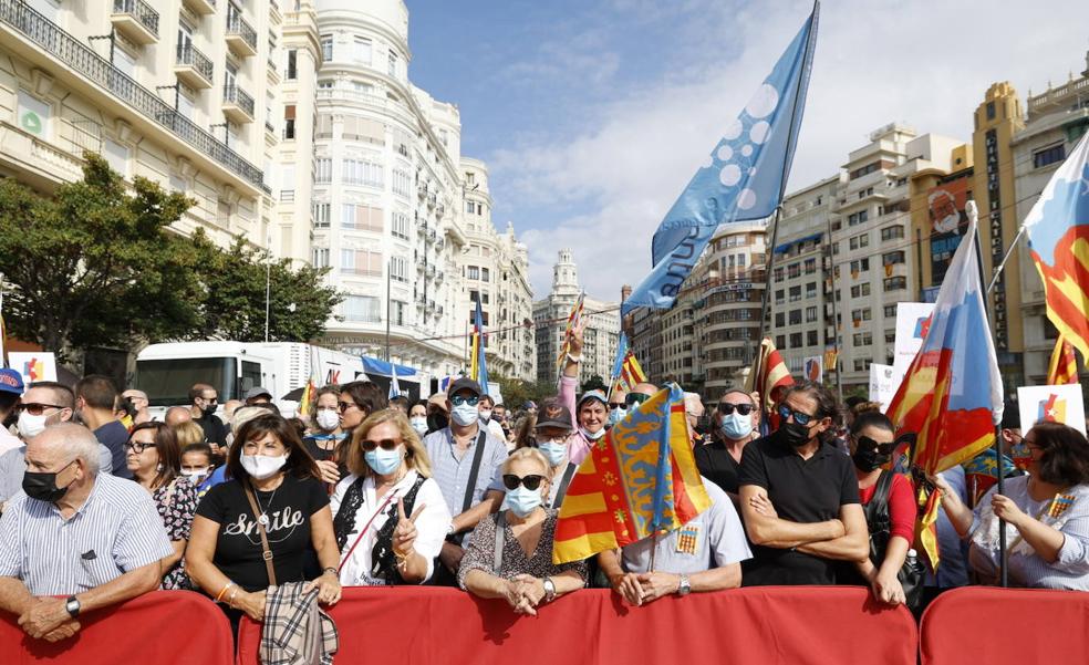 Agentes de paisano de la Policía Nacional detectaron «amenazas de violencia como en 2017» en la procesión cívica del 9 d'Octubre