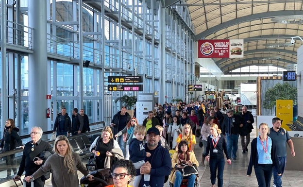 Los pasajeros en el aeropuerto de Alicante caen un 41,4% con respecto a septiembre de 2019