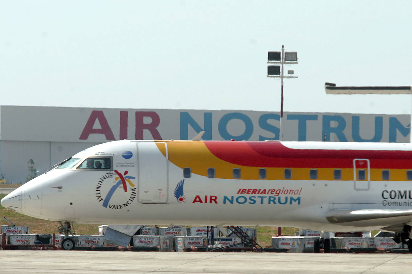 Air Nostrum busca tripulantes de cabina en Valencia