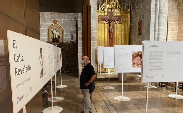 La Colegiata de Gandia acoge la exposición del Cáliz Revelado